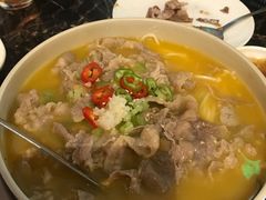 酸湯肥牛-皇后餐厅-煲仔·小菜·打边炉(古北店)