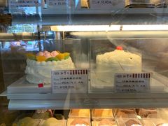 面包甜点陈列柜-红宝石·鲜奶小方·海派西点房(金杨店)