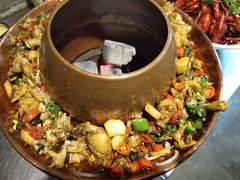 -龙巢盱眙龙虾·牛蛙·烧烤宵夜(八卦岭店)