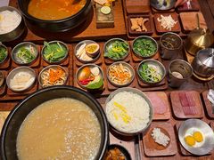 -银米·云南传统过桥米线(双廊黑金冠店)