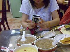 拍粥的新加坡姑娘-嘉和一品粥(方庄店)