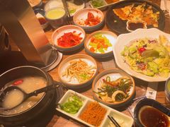 -明洞阿姨·韩式酱蟹烤肉·创意料理(三元桥店)