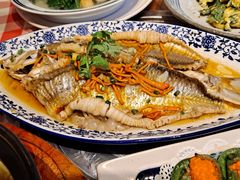 顺德蒸无骨鲫鱼-龙桥私厨·姜花菊花过桥鱼·顺德菜(容桂店)