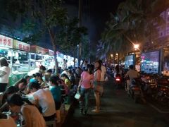 -海南大学南门小吃一条街(海甸三西路店)