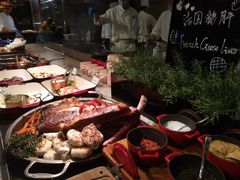 -松山湖凯悦酒店·Café自助餐厅·周末火舞秀表演