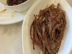 手撕驴肉-玉华宫宾馆·餐厅(铜川驻京办店)