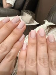 -花岐款式专研健康美甲沙龙