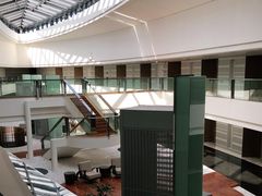 -上海滴水湖皇冠假日酒店