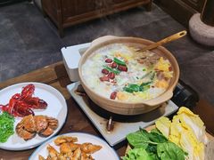 -聚汇三少·龙虾·中餐厅(莫邪路新天地店)