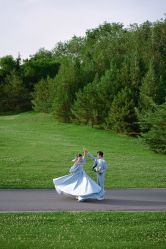 -现代经典婚纱摄影