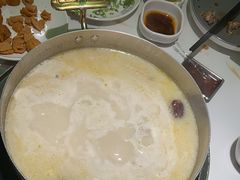 -洪氏嗨捞·广东猪肚鸡·椰子鸡火锅(西咸万象城店)