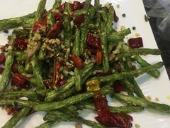 -扒虾小妹儿麻辣海鲜(宏图街店)