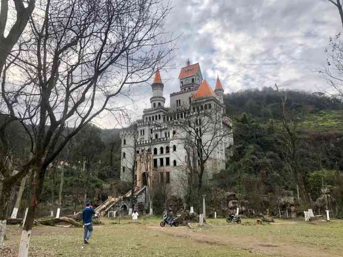 重庆九龙坡霸下意城堡图片