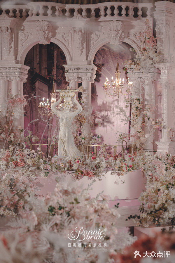 春季必选🌸樱花浪漫的欧式古堡，粉色纯洁梦幻婚礼