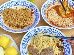 -李与白包子铺(桐梓林店)