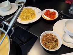 -鲜入唯煮·港式海鲜牛肉火锅(金宝街店)