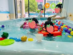 -哲学苑亲子园·早教婴儿托育·婴儿游泳(颐龙湾店)