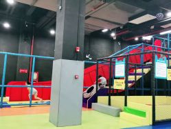 -蹦贝运动中心·蹦床·攀岩·闯关(龙岗店)