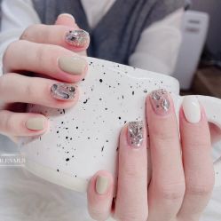 -悦指间美甲美睫