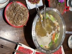 -乡土黄·鲜牛肉火锅·小龙虾(兴业街店)