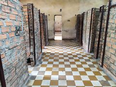 -吐斯廉屠杀博物馆