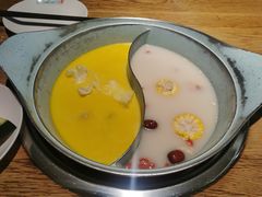 金汤猪肚鸡双味锅-青瓷火锅料理(西单大悦城店)