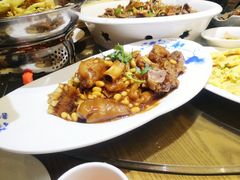 黄豆猪蹄儿-山沟沟羊小馆&烤全羊羊肉汤(麦岛店)