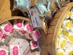 酥皮云腿饼-昆明冠生园·蛋糕·面包(南强街店)