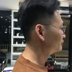点击看大图 -首脑美发沙龙