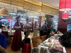 -刘姐啤酒鱼民族演艺餐厅(西街总店)