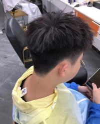 -茶发Salon·烫发染发理发