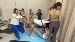 -亚太瑜伽普拉提学院