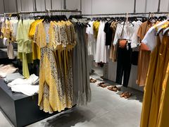 -URBAN REVIVO(欢乐海岸购物中心店)