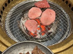 -山川小町·极番烧肉(新地假日广场店)