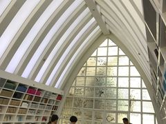 -钟书阁(松江泰晤士小镇店)