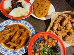 -爆炸头阿姨小四川正宗川味小吃(无任何分店)