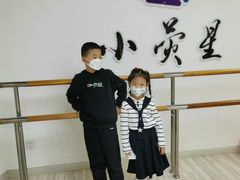 -小荧星艺校(浦东中环分校)