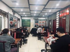 -湖南人家湘菜馆(镇江路店)