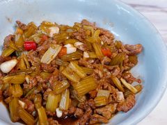 酸芹炒黄牛肉-大鱼徽州·寻味徽菜(星光总店)