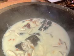 -咕嘟草帽鱼·牛奶一样的鲜鱼汤(天鹅湖万达广场店)