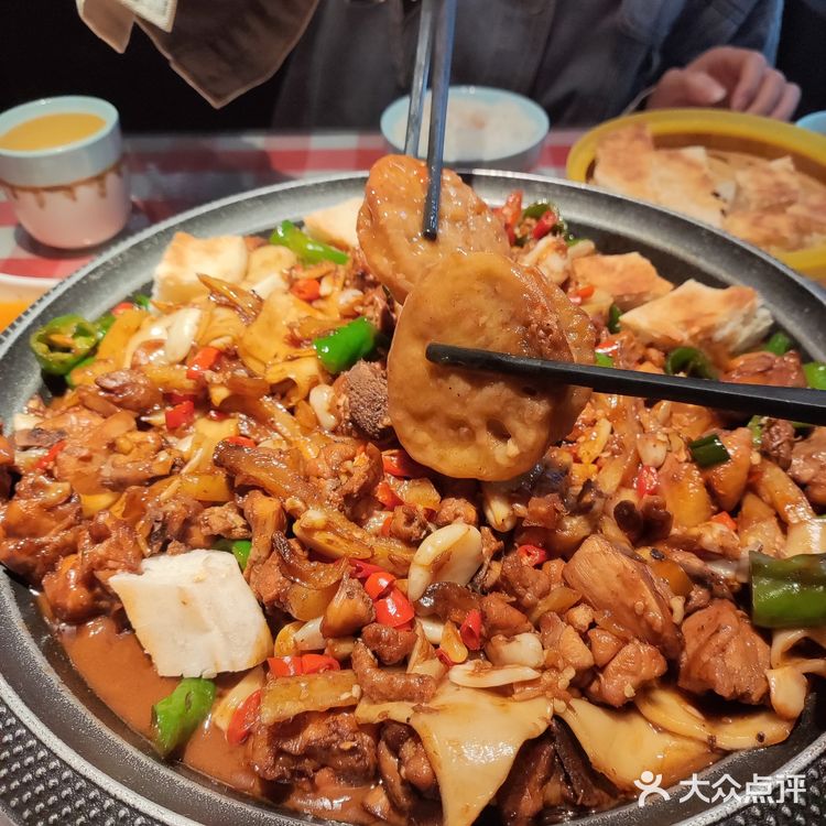 【美食探店】梅博雄老街芦花鸡，辣而不腻[色]
