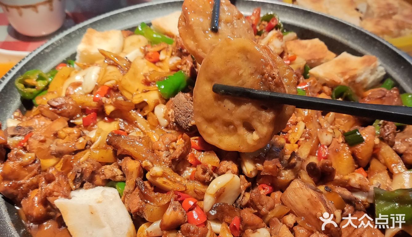 【美食探店】梅博雄老街芦花鸡，辣而不腻[色]