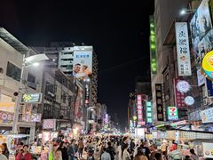 -六合夜市