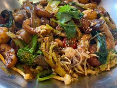 -愉肴麻辣香锅(中北镇店)