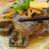 团购咗个88文套餐，有一大个鸭脚煲，青菜，麺