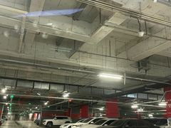 -荟聚西红门购物中心-停车场