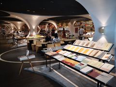 -钟书阁(珍园店)