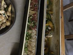 竹筒蒸饭：腊肠拼黄鳝-香竹农庄•传统竹筒饭(十年店)