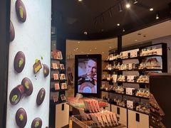 -Laderach 莱德拉(上海环贸iapm店)