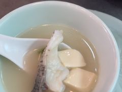浓汤鱼头-浔味·山屿湖·正宗淳牌全鱼宴老字号